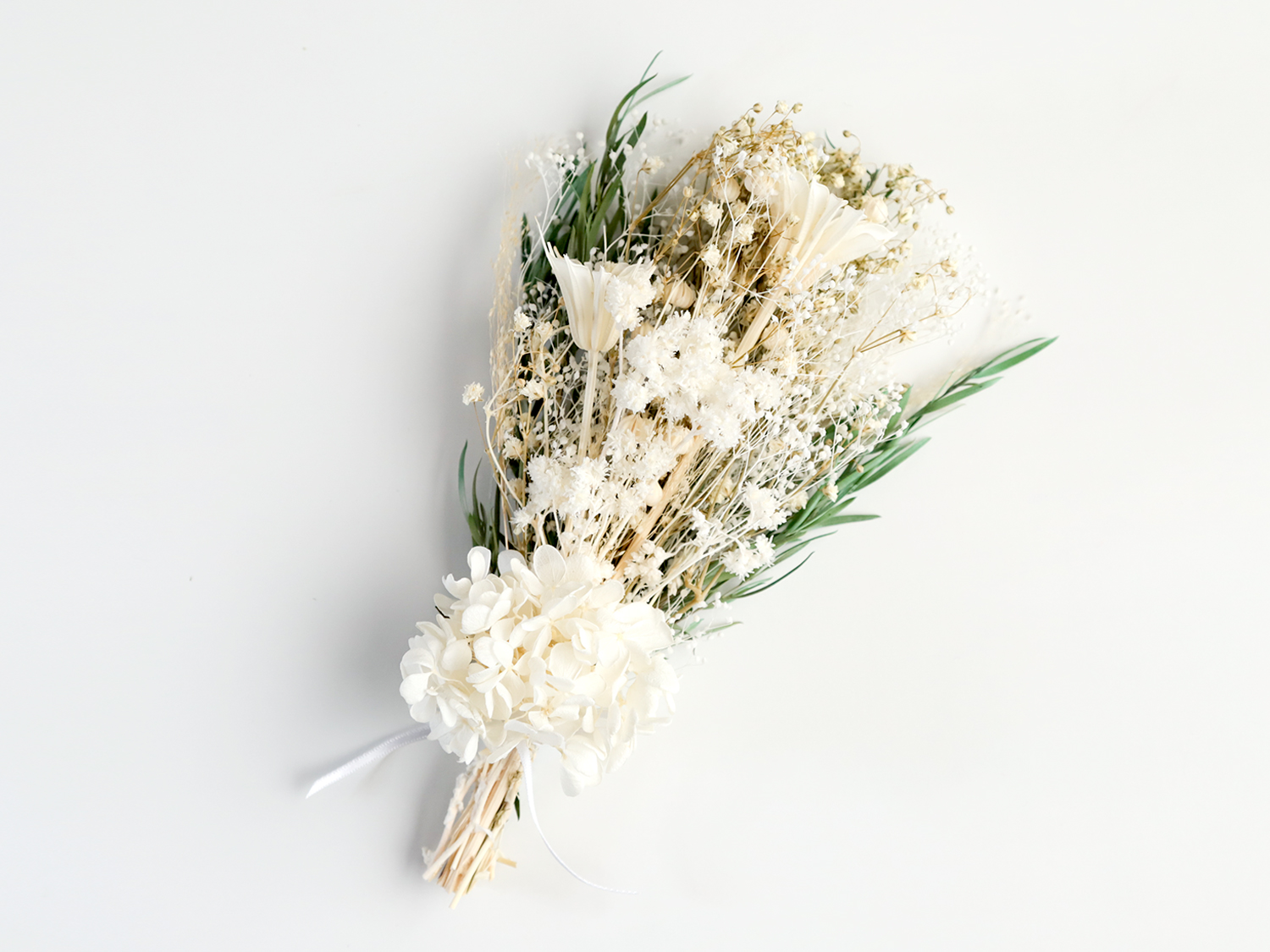 WHITE の画像