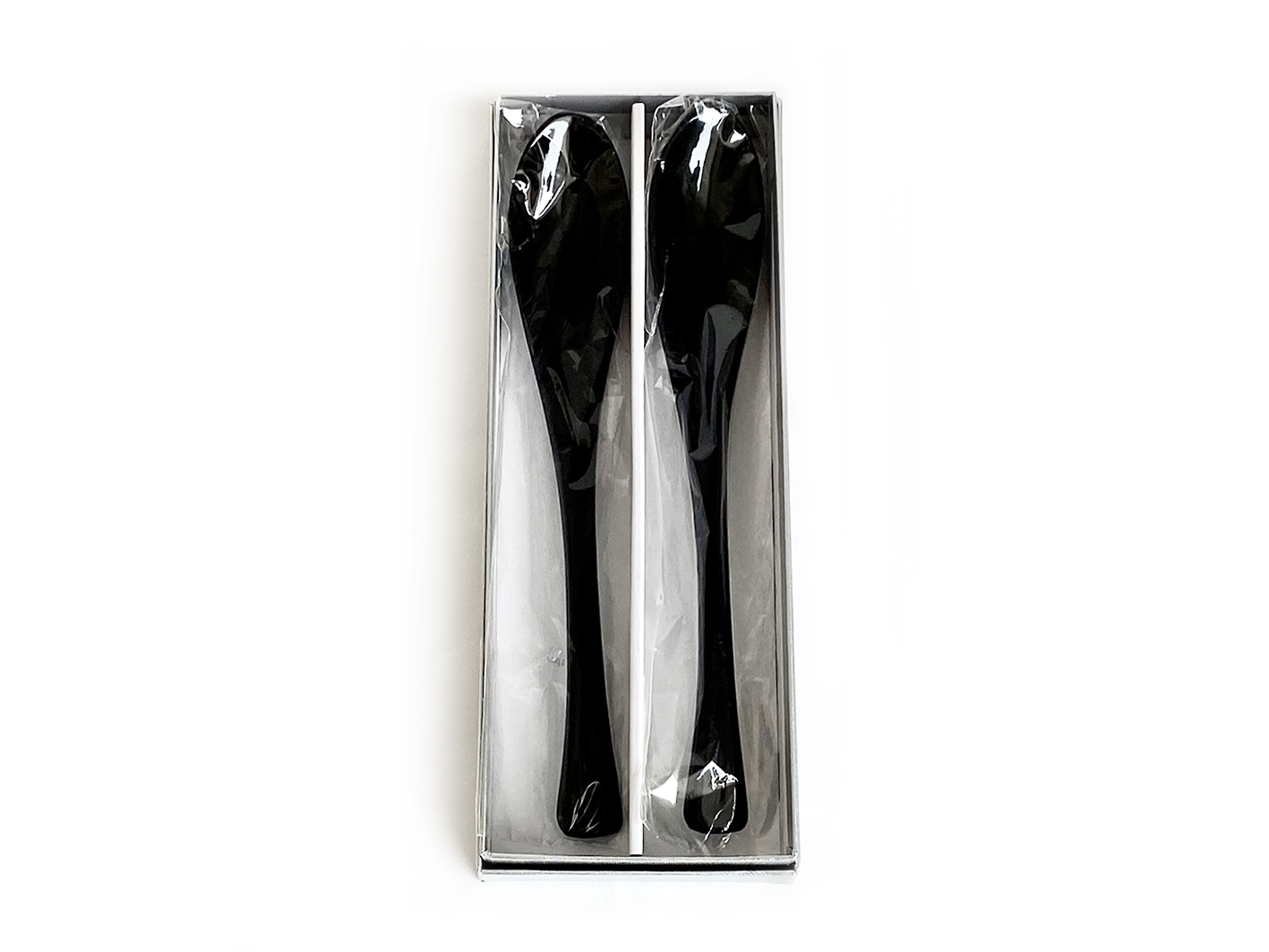 glossy black x glossy black の画像