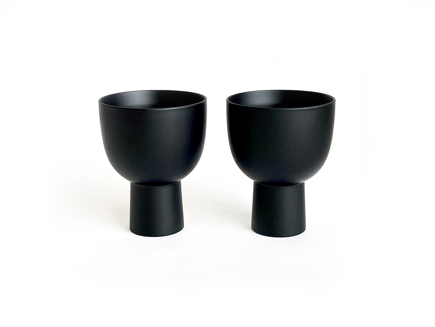 mat black x mat black の画像