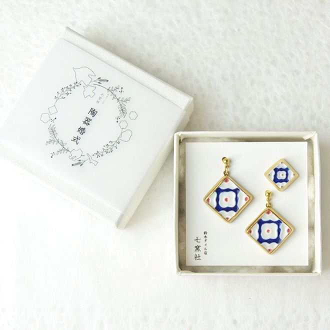 菱花　青　（ピアス・ピンバッチ） の画像