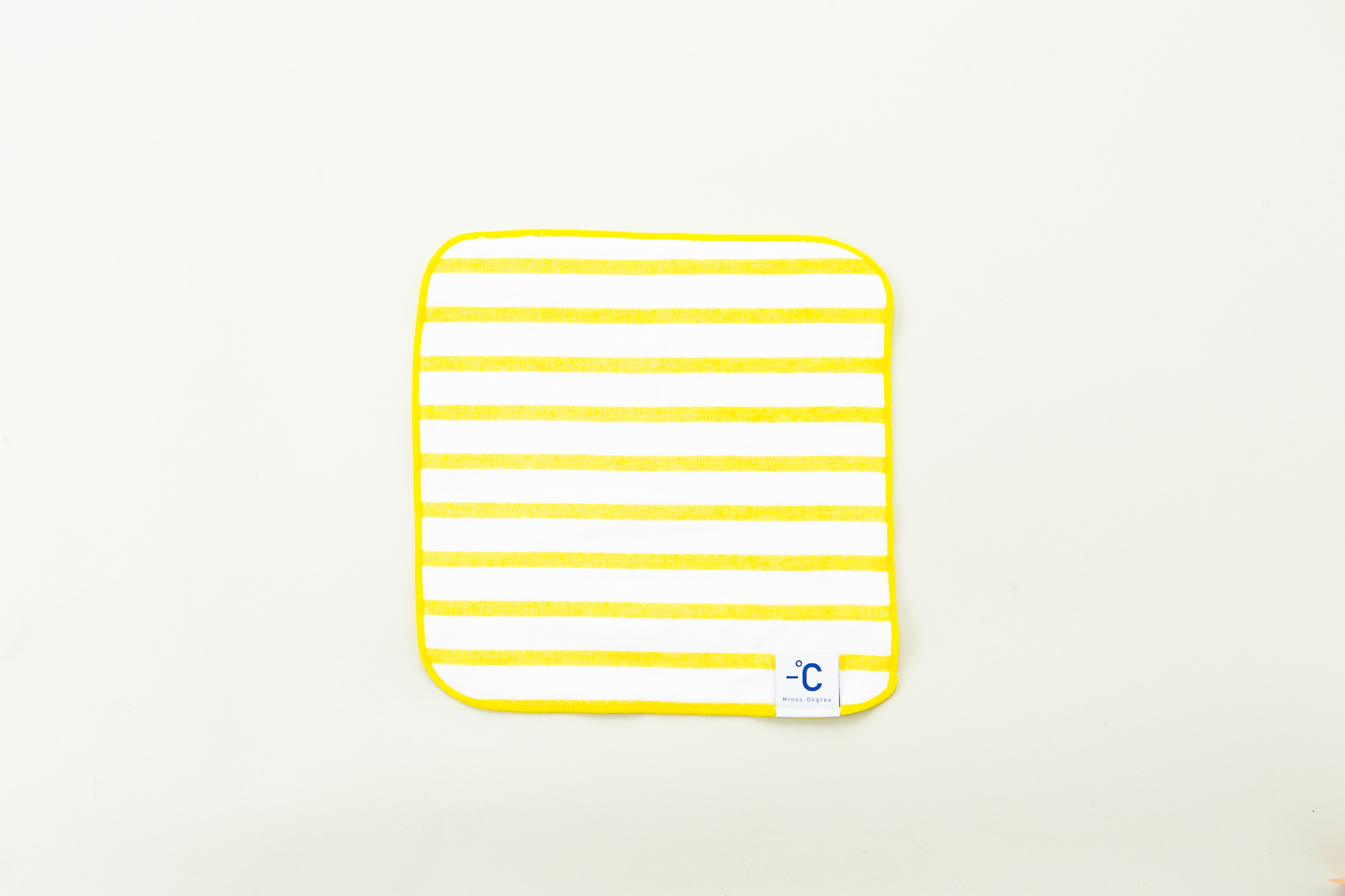 YELLOW の画像