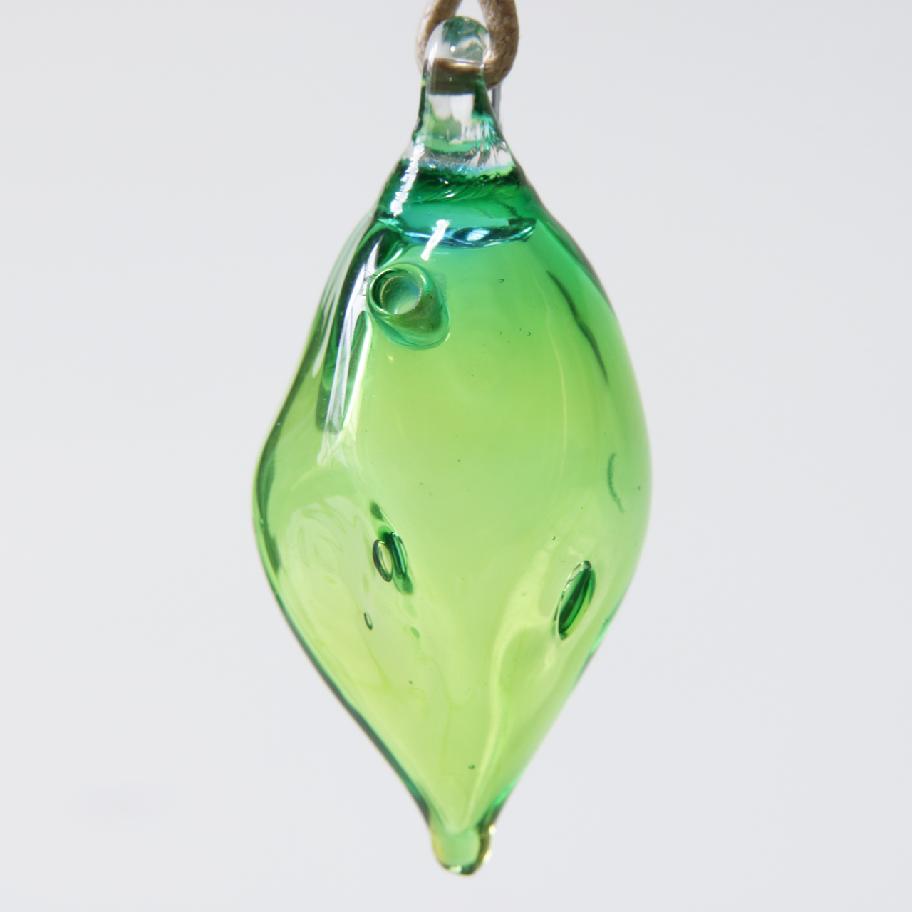 Green Tourmaline (黄緑＆緑) の画像