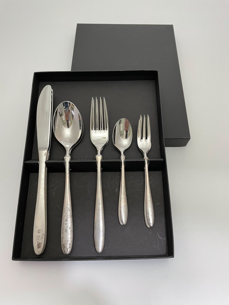 ANTIQUE SILVER の画像