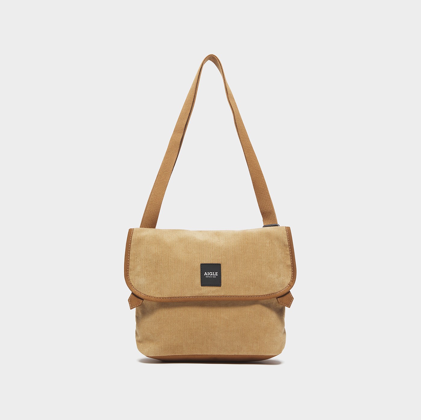 BEIGE AIGLE の画像